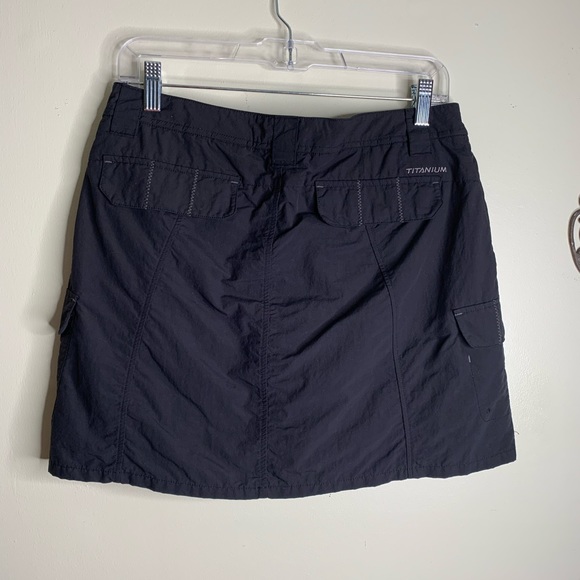 Columbia Black Titanium Cargo Skort Sz 10 - Picture 5 of 9